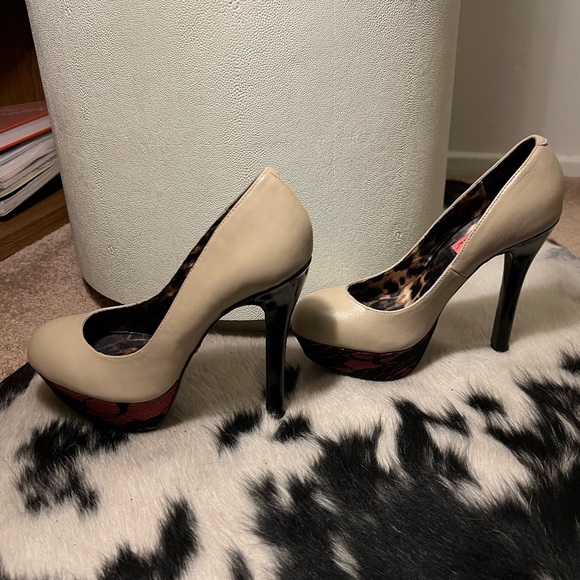 Betsey Johnson Taupe stacked leather and lace heels - Picture 7 of 10